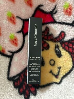 bareMinerals Matte Concealer Packaging in White